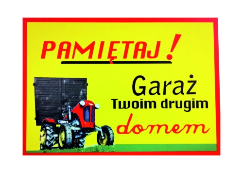 33 GARAŻ DOMEM TRAKTOR URSUS.jpg